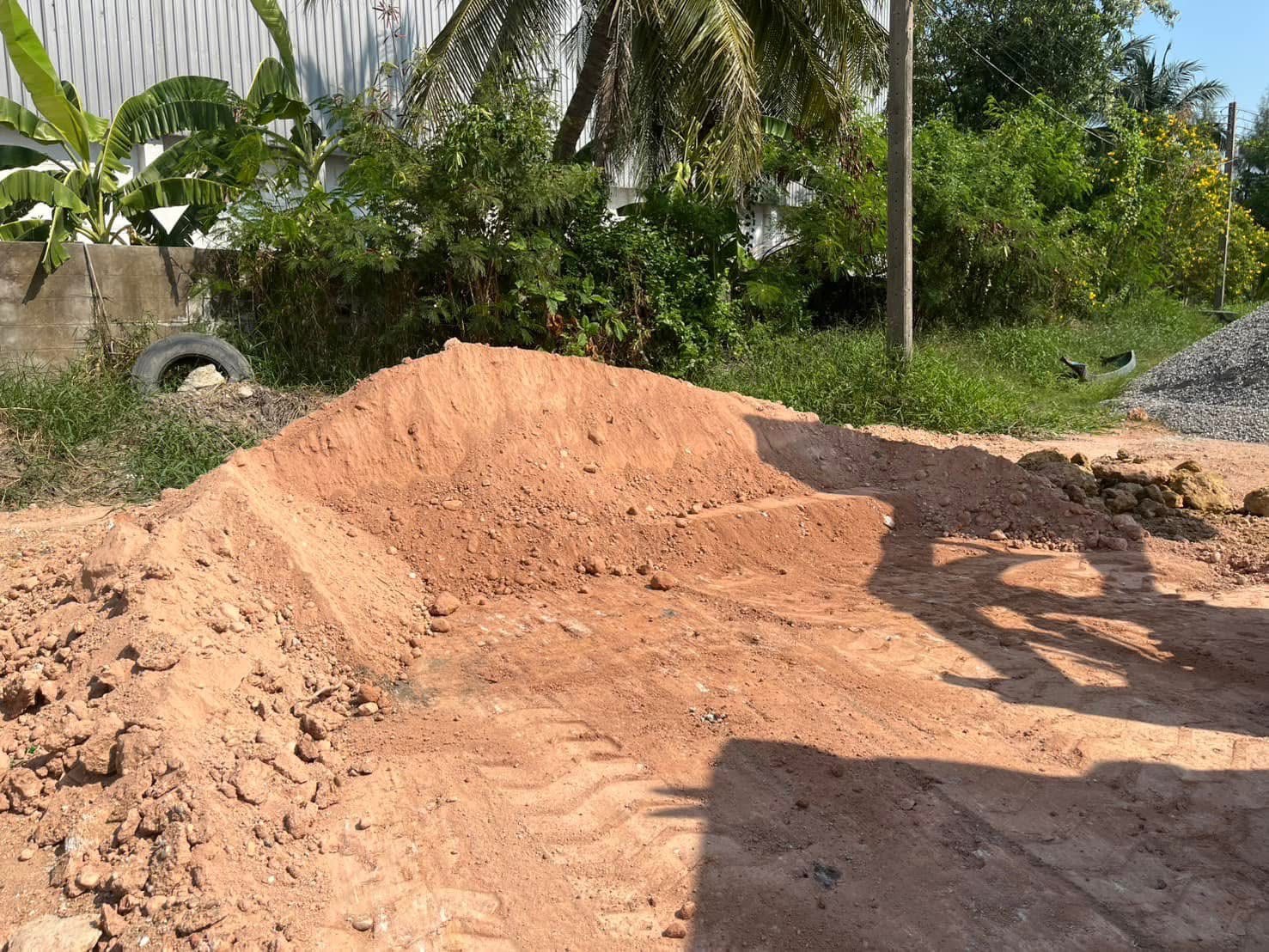 26 - https://ดินหินทรายปลวกแดง.com | บริการจำหน่าย หิน ดิน ทราย ทุกชนิด และรับเหมาถมที่ ขุดสระ ทำกำแพงกันดิน รั้วครบวงจร พร้อมบริการให้เช่ารถแม็คโครเล็กในพื้นที่ปลวกแดง ระยอง ศรีราชา และใกล้เคียง