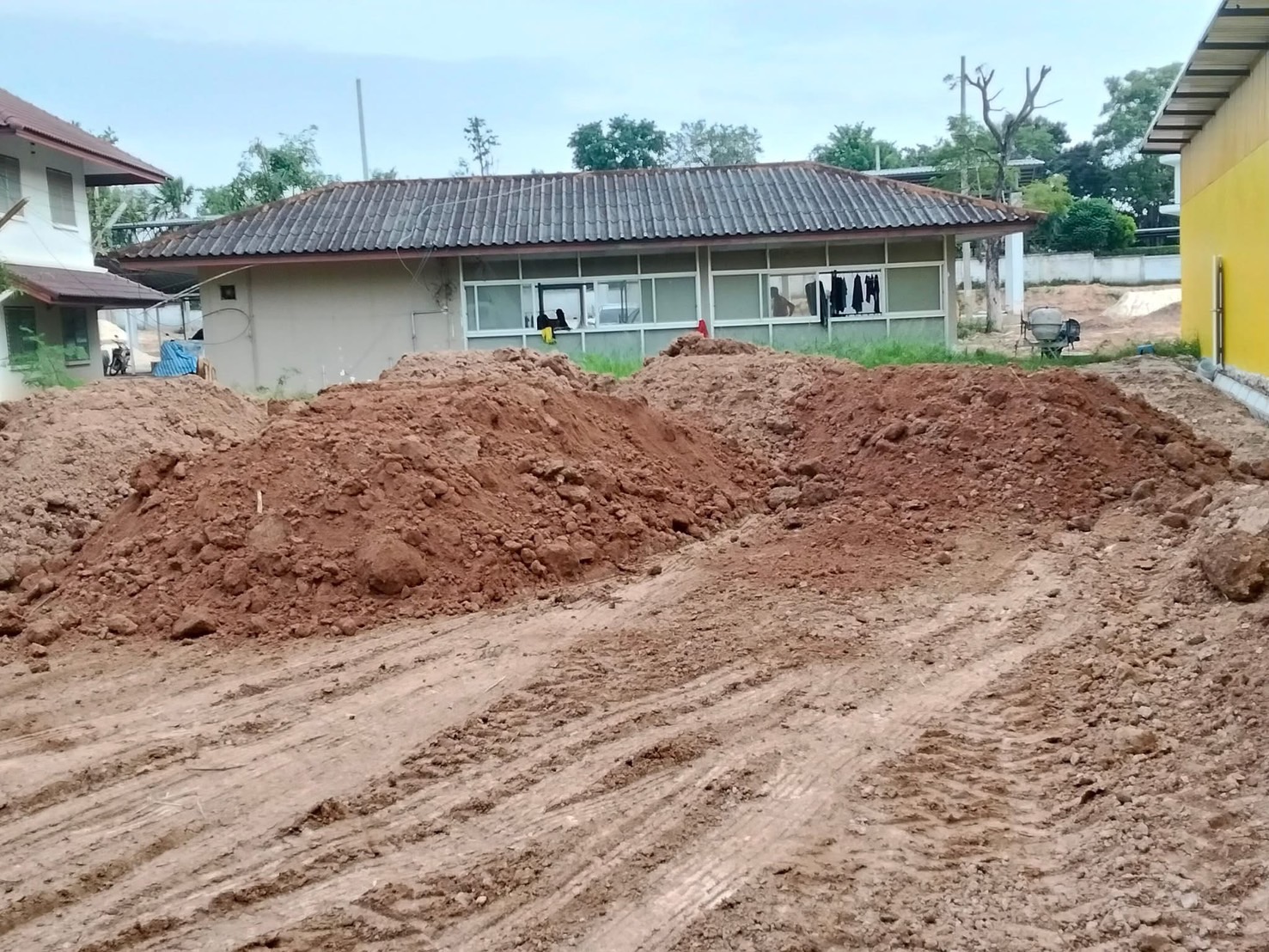 36 - https://ดินหินทรายปลวกแดง.com | บริการจำหน่าย หิน ดิน ทราย ทุกชนิด และรับเหมาถมที่ ขุดสระ ทำกำแพงกันดิน รั้วครบวงจร พร้อมบริการให้เช่ารถแม็คโครเล็กในพื้นที่ปลวกแดง ระยอง ศรีราชา และใกล้เคียง