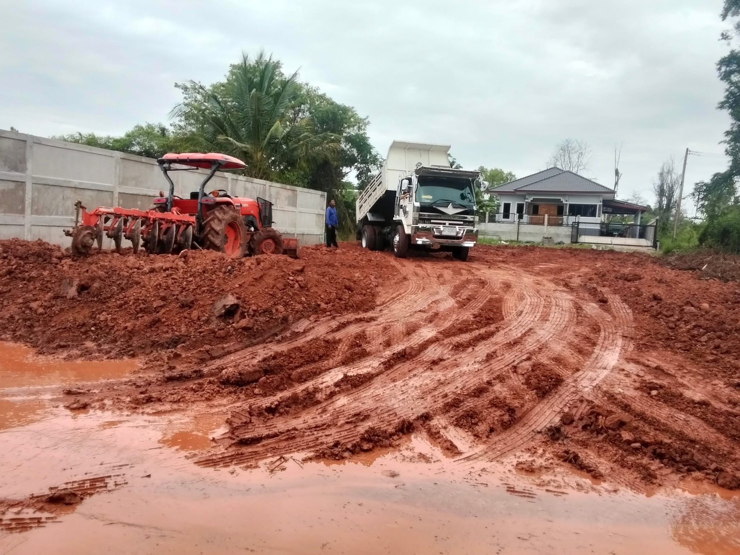 40 - https://ดินหินทรายปลวกแดง.com | บริการจำหน่าย หิน ดิน ทราย ทุกชนิด และรับเหมาถมที่ ขุดสระ ทำกำแพงกันดิน รั้วครบวงจร พร้อมบริการให้เช่ารถแม็คโครเล็กในพื้นที่ปลวกแดง ระยอง ศรีราชา และใกล้เคียง