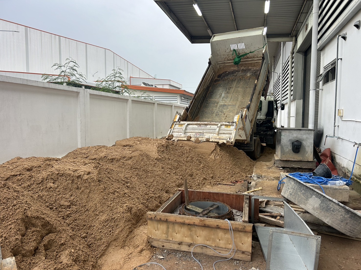 47 - https://ดินหินทรายปลวกแดง.com | บริการจำหน่าย หิน ดิน ทราย ทุกชนิด และรับเหมาถมที่ ขุดสระ ทำกำแพงกันดิน รั้วครบวงจร พร้อมบริการให้เช่ารถแม็คโครเล็กในพื้นที่ปลวกแดง ระยอง ศรีราชา และใกล้เคียง