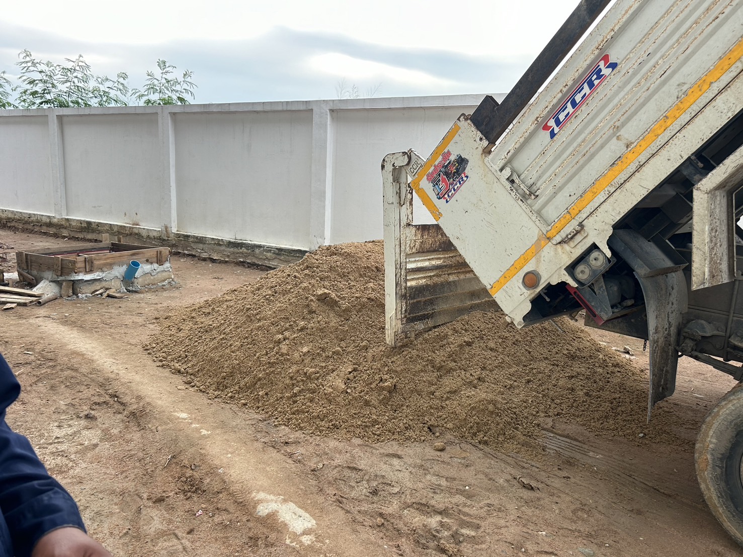 48 - https://ดินหินทรายปลวกแดง.com | บริการจำหน่าย หิน ดิน ทราย ทุกชนิด และรับเหมาถมที่ ขุดสระ ทำกำแพงกันดิน รั้วครบวงจร พร้อมบริการให้เช่ารถแม็คโครเล็กในพื้นที่ปลวกแดง ระยอง ศรีราชา และใกล้เคียง