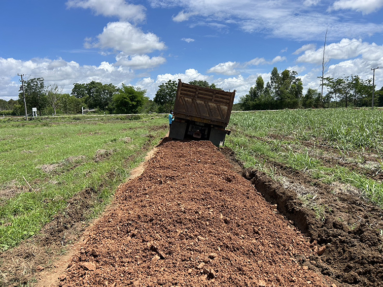 49 - https://ดินหินทรายปลวกแดง.com | บริการจำหน่าย หิน ดิน ทราย ทุกชนิด และรับเหมาถมที่ ขุดสระ ทำกำแพงกันดิน รั้วครบวงจร พร้อมบริการให้เช่ารถแม็คโครเล็กในพื้นที่ปลวกแดง ระยอง ศรีราชา และใกล้เคียง