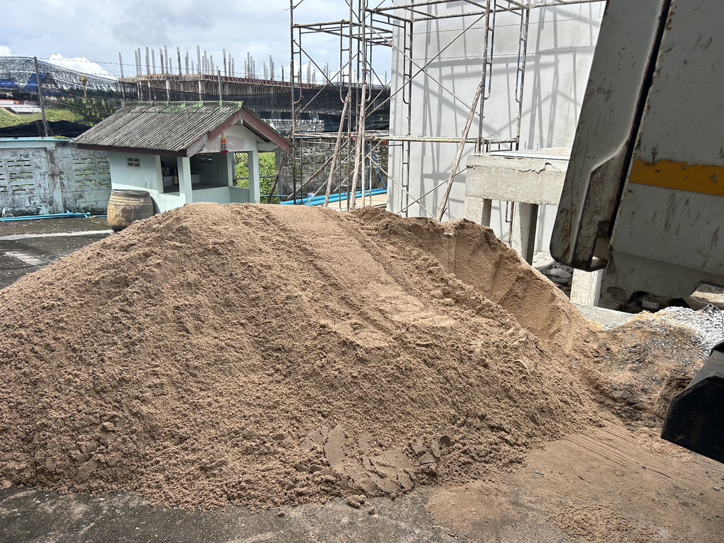 54 - https://ดินหินทรายปลวกแดง.com | บริการจำหน่าย หิน ดิน ทราย ทุกชนิด และรับเหมาถมที่ ขุดสระ ทำกำแพงกันดิน รั้วครบวงจร พร้อมบริการให้เช่ารถแม็คโครเล็กในพื้นที่ปลวกแดง ระยอง ศรีราชา และใกล้เคียง