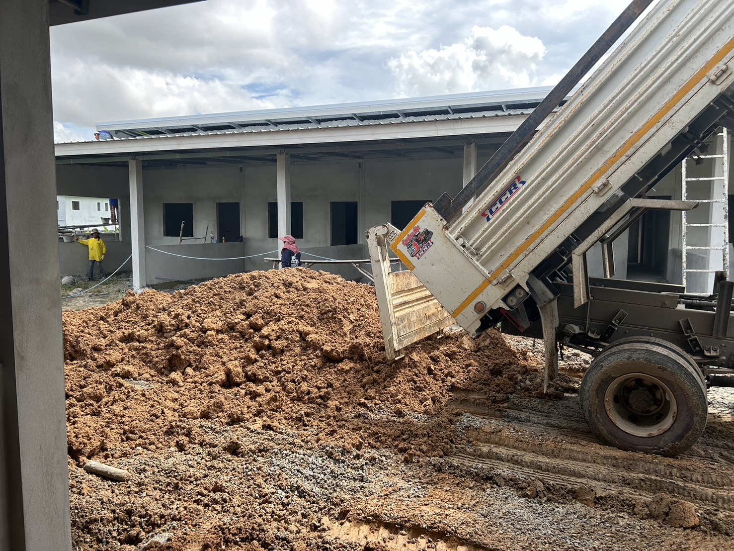 63 - https://ดินหินทรายปลวกแดง.com | บริการจำหน่าย หิน ดิน ทราย ทุกชนิด และรับเหมาถมที่ ขุดสระ ทำกำแพงกันดิน รั้วครบวงจร พร้อมบริการให้เช่ารถแม็คโครเล็กในพื้นที่ปลวกแดง ระยอง ศรีราชา และใกล้เคียง