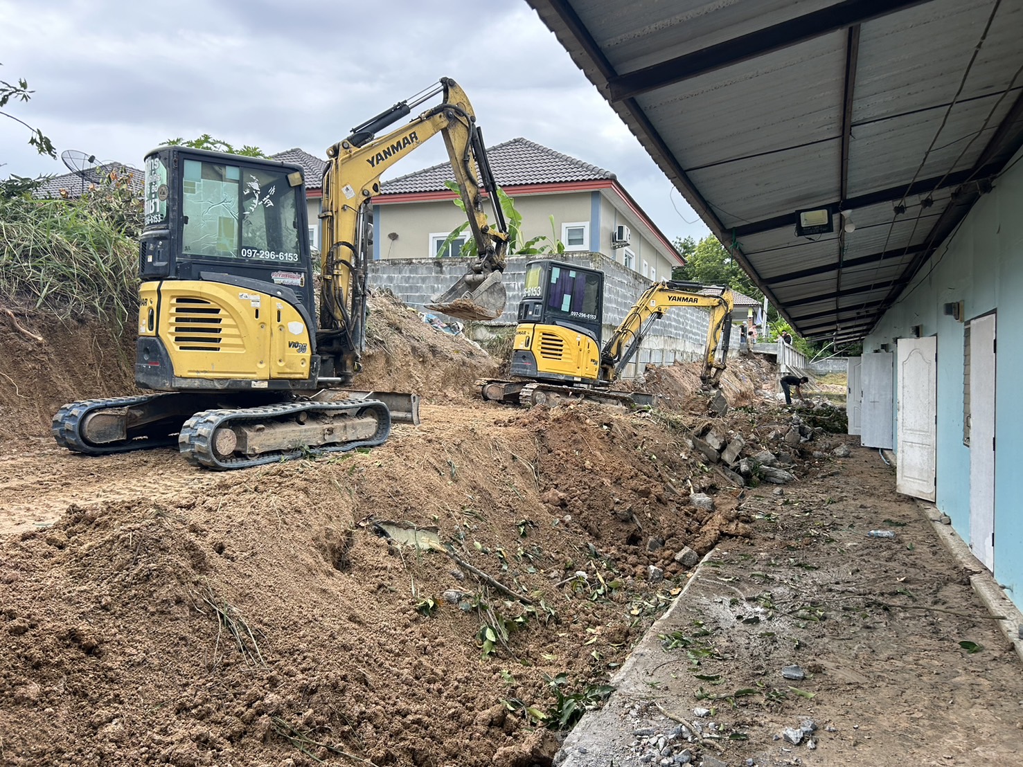 68 - https://ดินหินทรายปลวกแดง.com | บริการจำหน่าย หิน ดิน ทราย ทุกชนิด และรับเหมาถมที่ ขุดสระ ทำกำแพงกันดิน รั้วครบวงจร พร้อมบริการให้เช่ารถแม็คโครเล็กในพื้นที่ปลวกแดง ระยอง ศรีราชา และใกล้เคียง