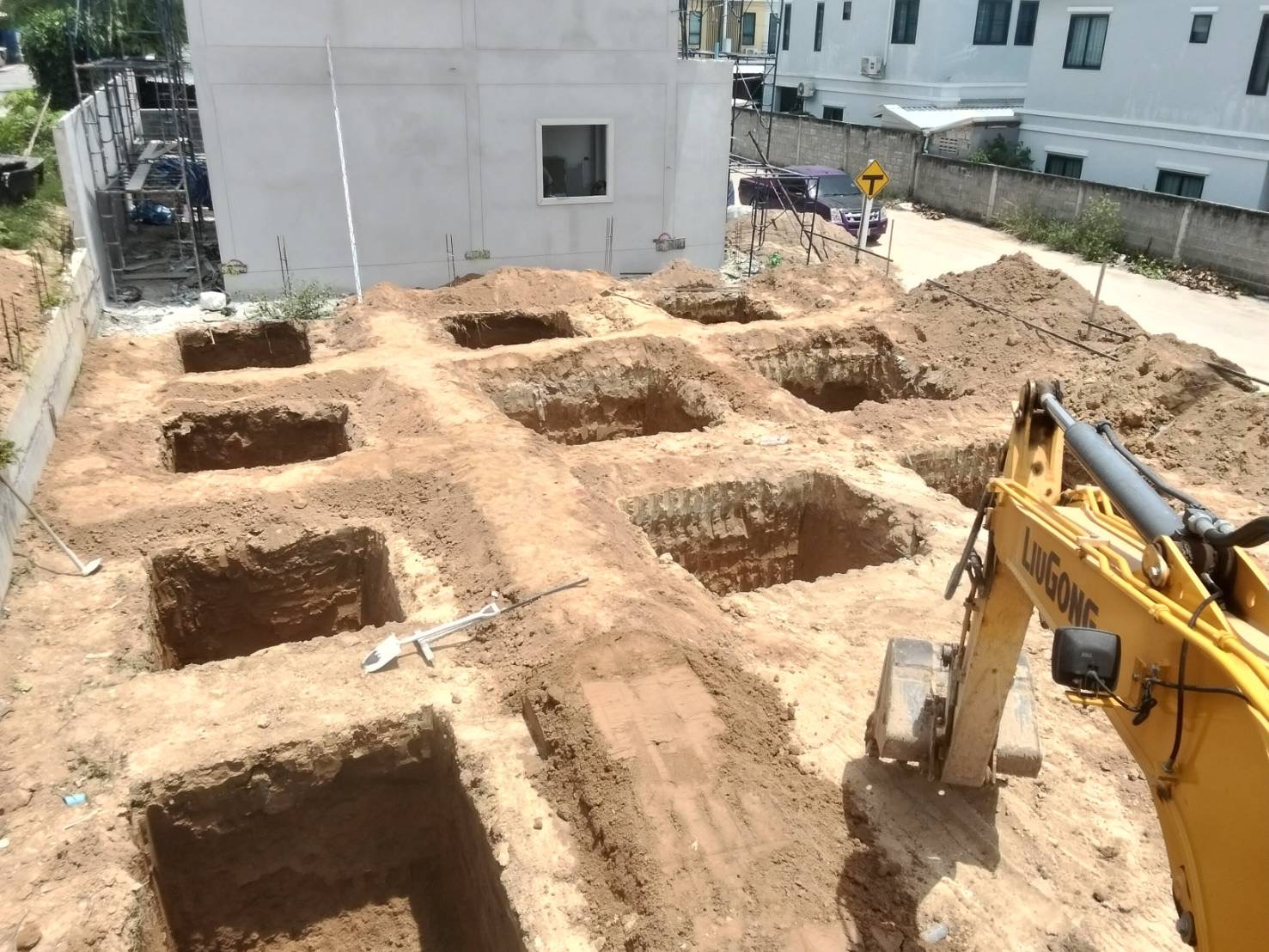 71 - https://ดินหินทรายปลวกแดง.com | บริการจำหน่าย หิน ดิน ทราย ทุกชนิด และรับเหมาถมที่ ขุดสระ ทำกำแพงกันดิน รั้วครบวงจร พร้อมบริการให้เช่ารถแม็คโครเล็กในพื้นที่ปลวกแดง ระยอง ศรีราชา และใกล้เคียง