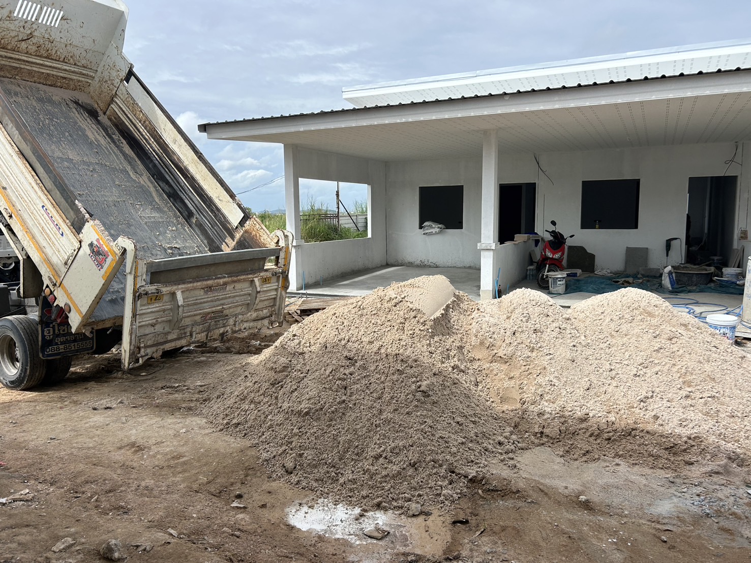 74 - https://ดินหินทรายปลวกแดง.com | บริการจำหน่าย หิน ดิน ทราย ทุกชนิด และรับเหมาถมที่ ขุดสระ ทำกำแพงกันดิน รั้วครบวงจร พร้อมบริการให้เช่ารถแม็คโครเล็กในพื้นที่ปลวกแดง ระยอง ศรีราชา และใกล้เคียง