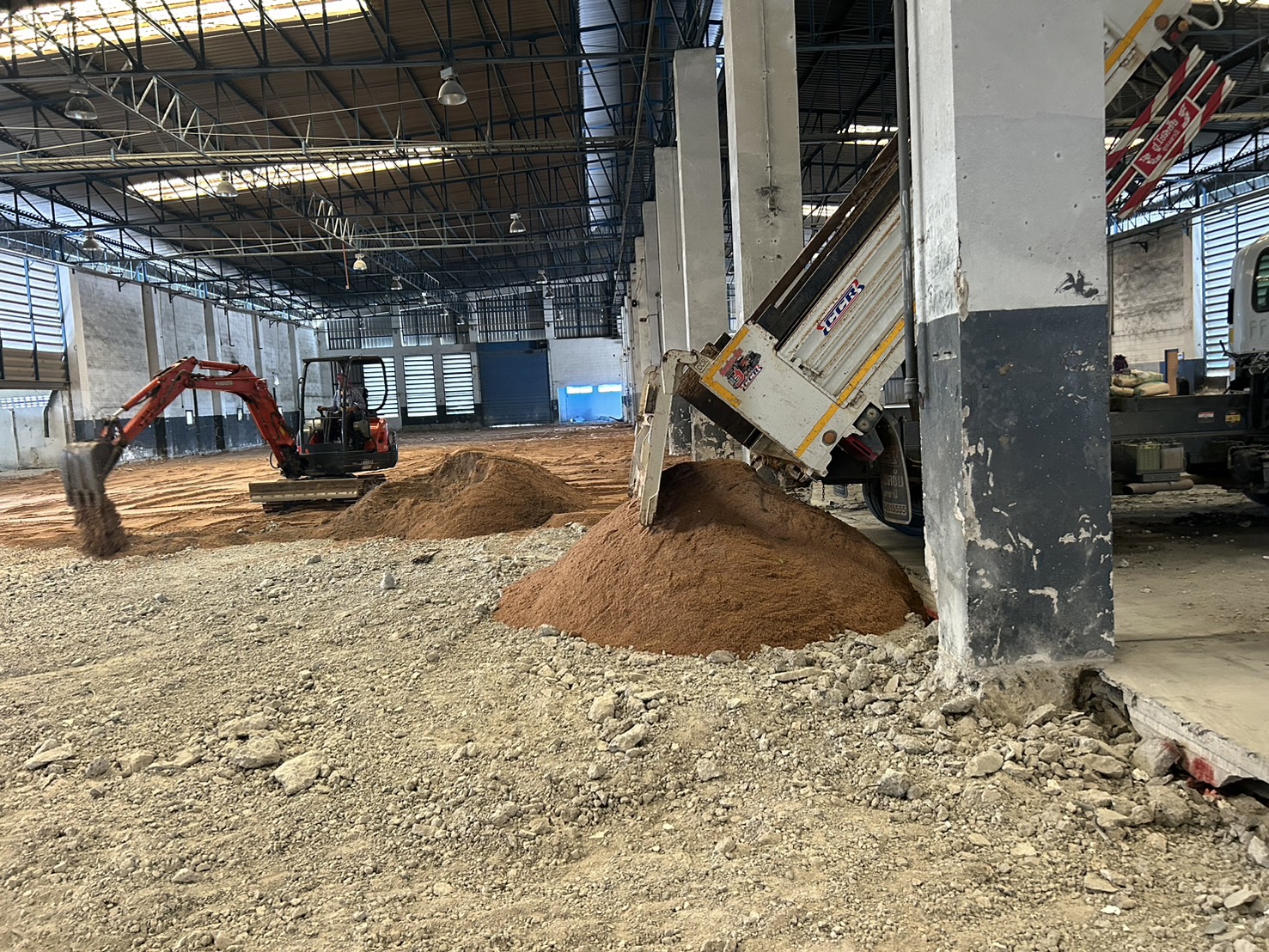 79 - https://ดินหินทรายปลวกแดง.com | บริการจำหน่าย หิน ดิน ทราย ทุกชนิด และรับเหมาถมที่ ขุดสระ ทำกำแพงกันดิน รั้วครบวงจร พร้อมบริการให้เช่ารถแม็คโครเล็กในพื้นที่ปลวกแดง ระยอง ศรีราชา และใกล้เคียง