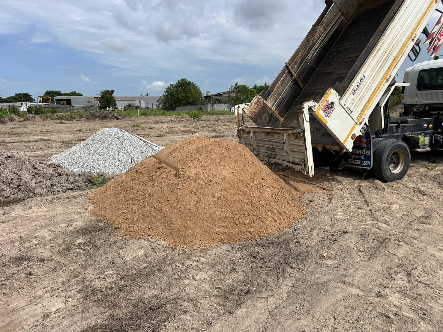 83 - https://ดินหินทรายปลวกแดง.com | บริการจำหน่าย หิน ดิน ทราย ทุกชนิด และรับเหมาถมที่ ขุดสระ ทำกำแพงกันดิน รั้วครบวงจร พร้อมบริการให้เช่ารถแม็คโครเล็กในพื้นที่ปลวกแดง ระยอง ศรีราชา และใกล้เคียง
